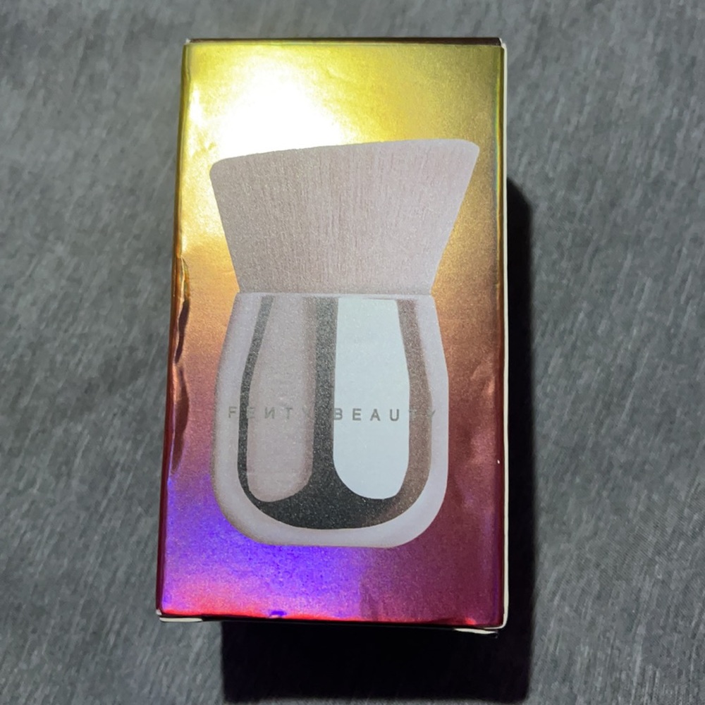 Fenty Face & Body Kabuki Brush 160 - Picture 2 of 5